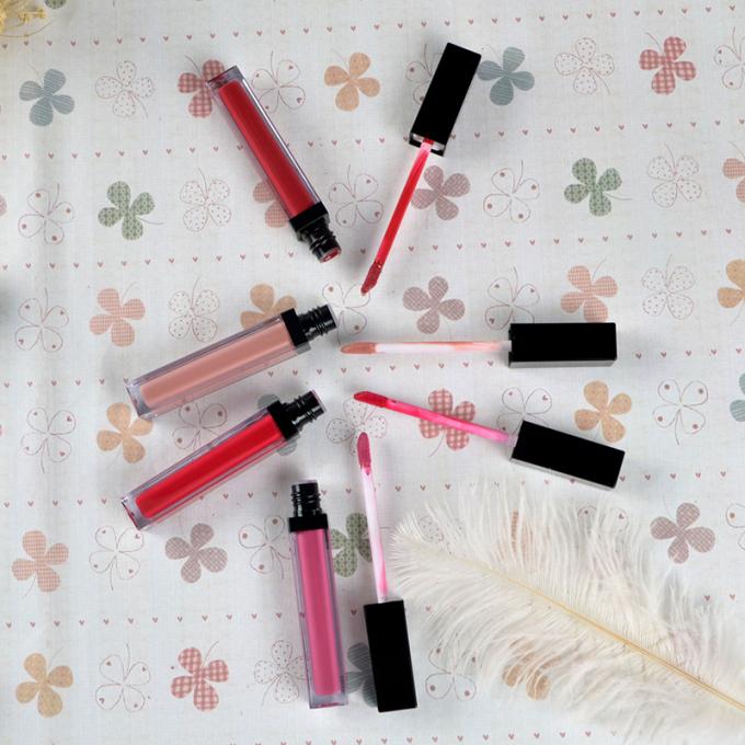 Kosmetische Embleem Langdurige Lipgloss 17 Kleuren Romige Vorm 3 Jaar Houdbaarheid